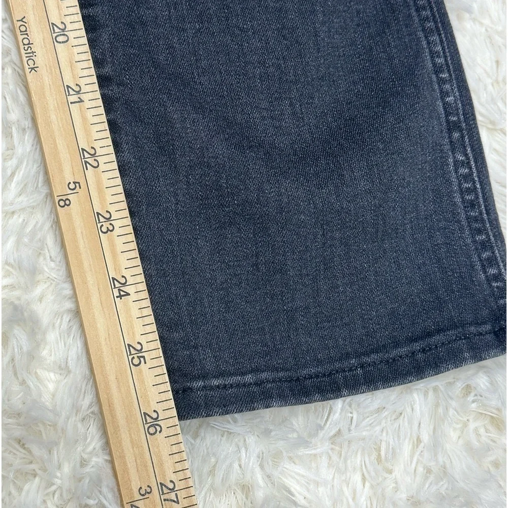 Madewell Curvy High-Rise Slim Straight Jeans in Richgrove wash